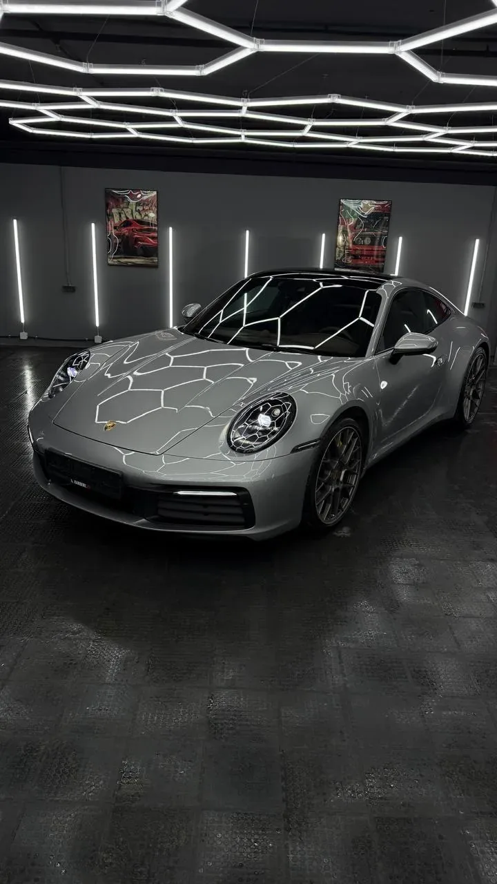 Автомобиль в студии The Cream Detailing